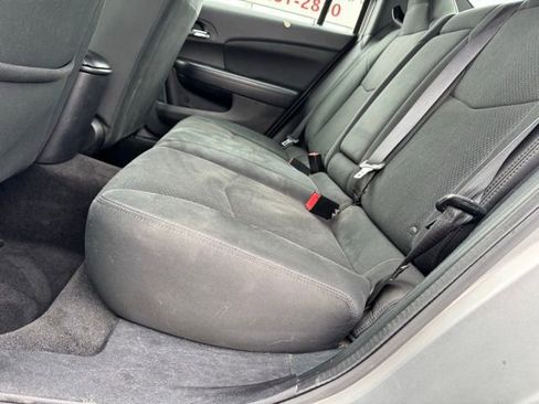 Used 2011 Chrysler 200 Touring image 9