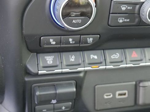 Used 2020 Chevrolet Silverado 2500 LTZ w/ LTZ Premium Package image 5