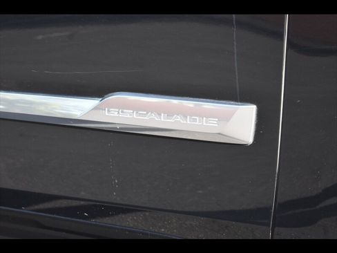 Used 2017 Cadillac Escalade Luxury image 55
