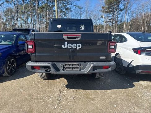 Used 2020 Jeep Gladiator Overland image 9