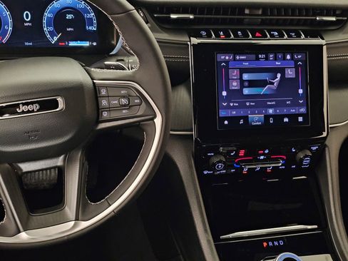 New 2025 Jeep Grand Cherokee L Laredo AWD/4WD image 17