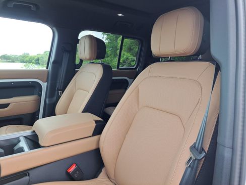 Used 2025 Land Rover Defender 130 V8 image 11