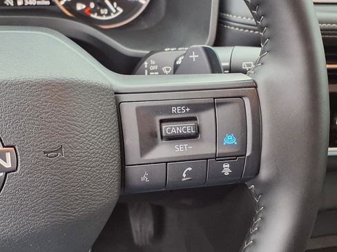 Used 2025 Nissan Rogue SV image 22