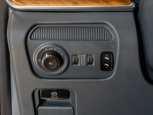 Certified 2023 Jeep Grand Wagoneer Series II w/ Premium Group II AWD/4WD image 13