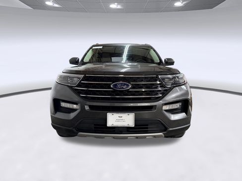 Used 2020 Ford Explorer XLT w/ Equipment Group 202A AWD/4WD image 6