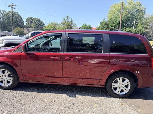 Used 2018 Dodge Grand Caravan SXT FWD image 10