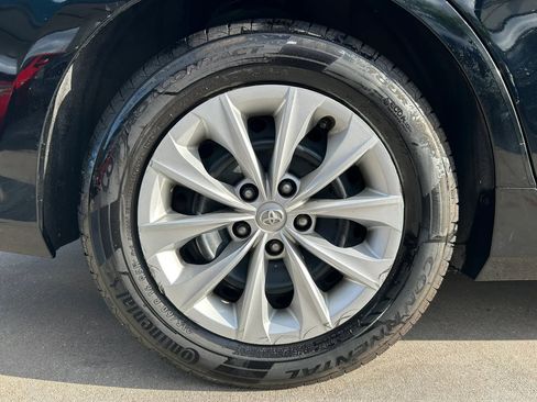 Used 2016 Toyota Camry LE FWD image 27