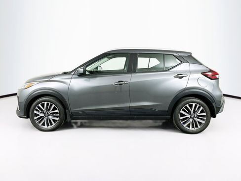 Used 2023 Nissan Kicks SV image 4