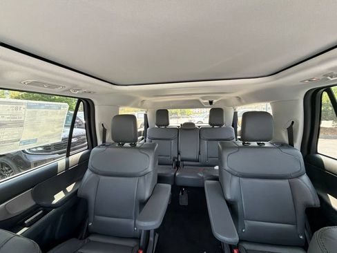 New 2027 Ford Expedition Max Active RWD image 13