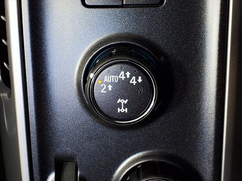 Used 2018 Chevrolet Silverado 1500 LTZ Z71 w/ Midnight Edition image 17