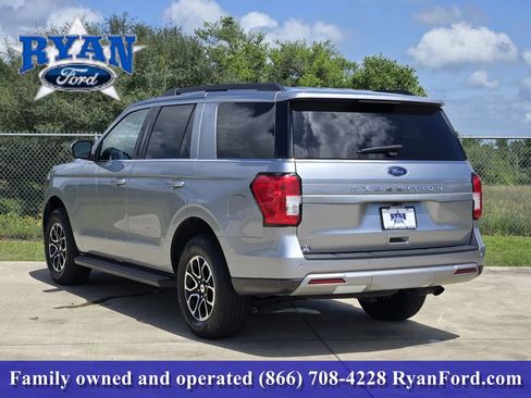 Certified 2024 Ford Expedition XLT AWD/4WD image 4