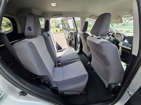 Used 2014 Toyota RAV4 LE image 16
