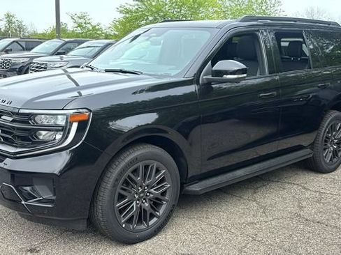 New 2026 Ford Expedition Platinum AWD/4WD image 3