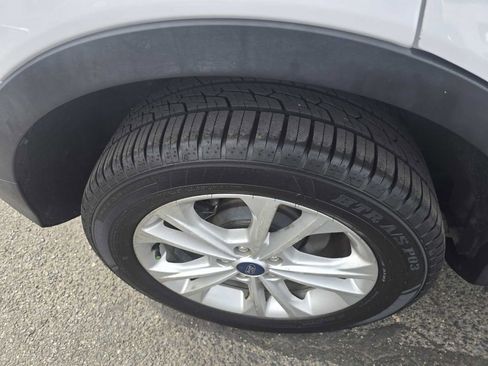 Used 2018 Ford Escape SE image 25