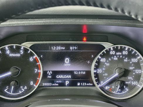 Used 2025 Nissan Rogue SV AWD/4WD image 19