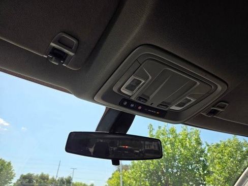 Used 2020 Chevrolet Silverado 1500 LT AWD/4WD image 25