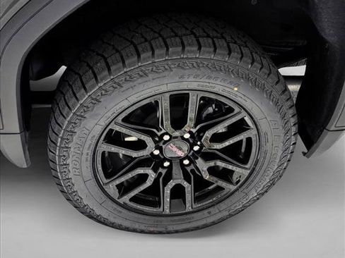Used 2023 GMC Sierra 1500 Elevation w/ X31 Off-Road Package AWD/4WD image 9