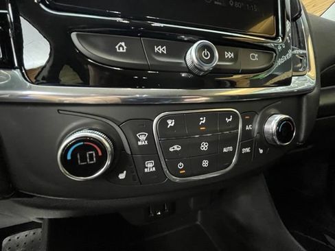 Used 2020 Chevrolet Traverse LT w/ Driver Confidence II Package AWD/4WD image 27