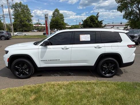 Used 2023 Jeep Grand Cherokee L Limited w/ Black Appearance Package AWD/4WD image 5