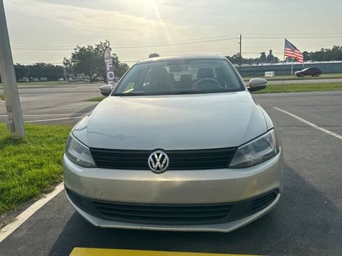 Used 2011 Volkswagen Jetta SE FWD image 11