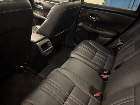 Used 2024 Honda HR-V EX-L image 13