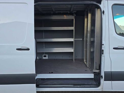 Used 2025 Mercedes-Benz Sprinter 2500 image 14