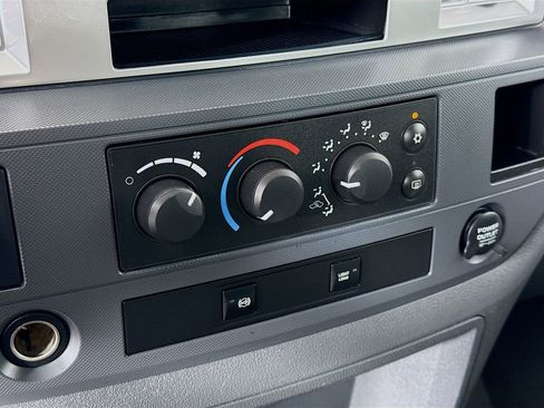 Used 2008 Dodge Ram 2500 Truck SXT w/ Protection Group AWD/4WD image 11