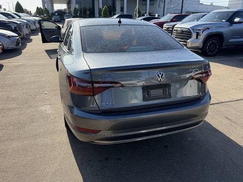 Used 2019 Volkswagen Jetta SE FWD image 6