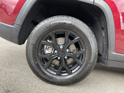 Used 2026 Jeep Grand Cherokee Altitude AWD/4WD image 12