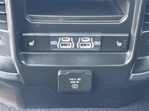 Used 2025 RAM 1500 Laramie AWD/4WD image 33
