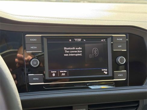 Certified 2024 Volkswagen Jetta SE w/ Panoramic Sunroof Package image 20