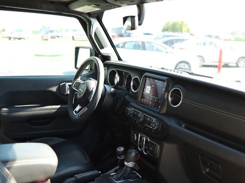 Used 2023 Jeep Wrangler Unlimited Sahara w/ Cold Weather Group AWD/4WD image 53