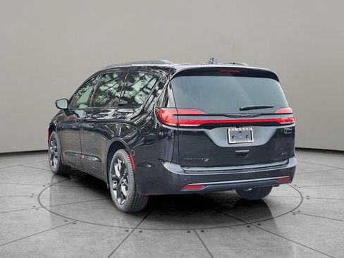New 2026 Chrysler Pacifica Select w/ S Appearance Package AWD/4WD image 10