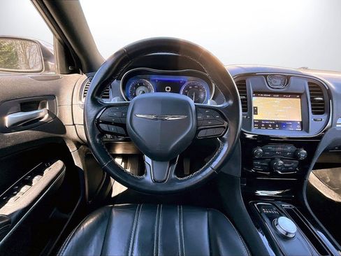 Certified 2021 Chrysler 300 S image 11