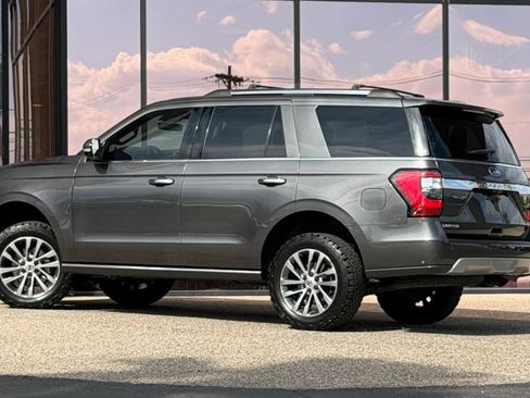 Used 2018 Ford Expedition Limited w/ Equipment Group 301A AWD/4WD image 8