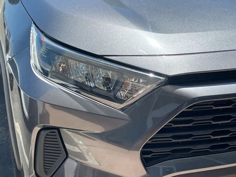Used 2021 Toyota RAV4 LE AWD/4WD image 14