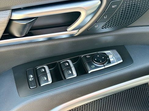 Used 2022 Kia Telluride SX w/ SX Prestige Package image 18