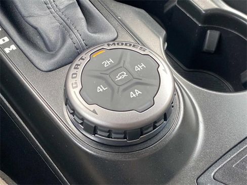 Used 2023 Ford Bronco Wildtrak image 28