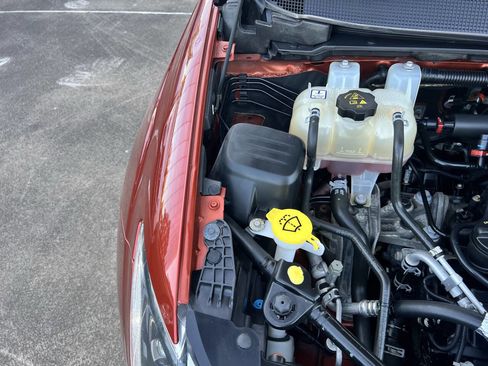 Used 2018 Chrysler Pacifica Limited w/ Tire & Wheel Group image 58