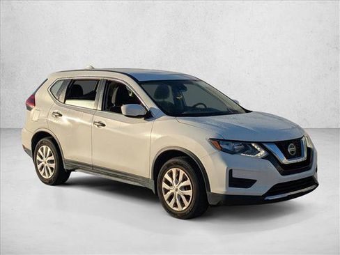 Used 2020 Nissan Rogue S FWD image 3