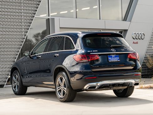 Used 2020 Mercedes-Benz GLC 300 4MATIC image 5