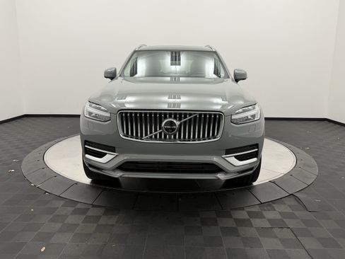 Certified 2024 Volvo XC90 T8 Plus AWD/4WD image 2