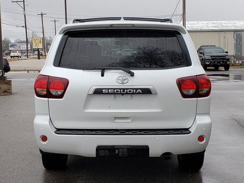 Used 2022 Toyota Sequoia Platinum image 4