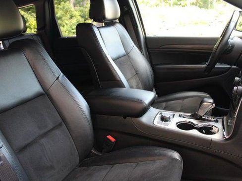 Certified 2022 Jeep Grand Cherokee Laredo X image 20