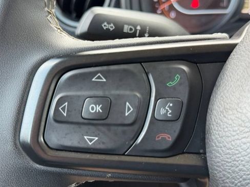 Used 2025 Jeep Wrangler Unlimited Rubicon AWD/4WD image 18