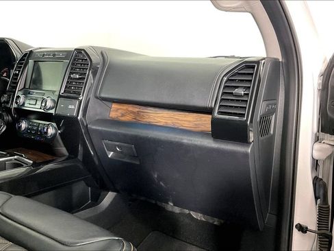 Used 2019 Ford F150 Lariat w/ Equipment Group 502A Luxury AWD/4WD image 19