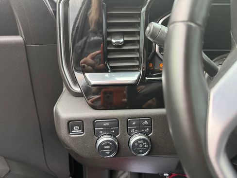 Used 2025 GMC Sierra 1500 SLT AWD/4WD image 14