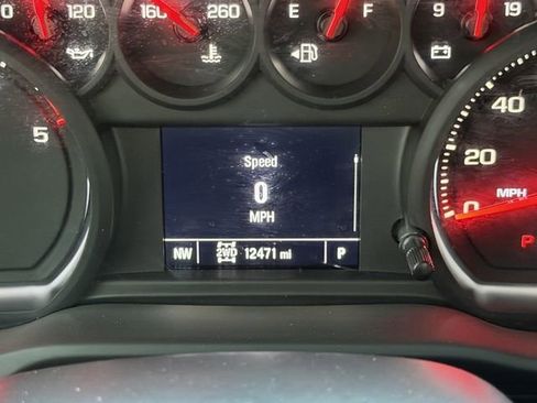 Used 2025 Chevrolet Silverado 2500 Custom w/ Custom Value Package image 5