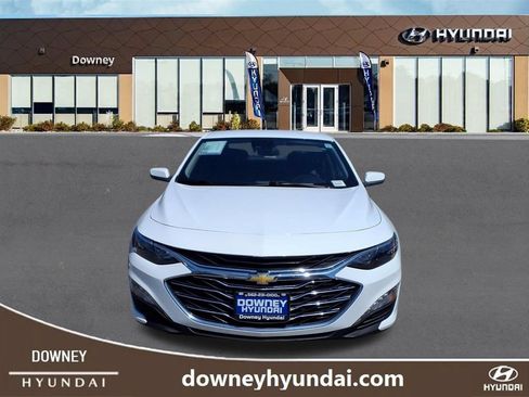 Used 2023 Chevrolet Malibu LT FWD image 2