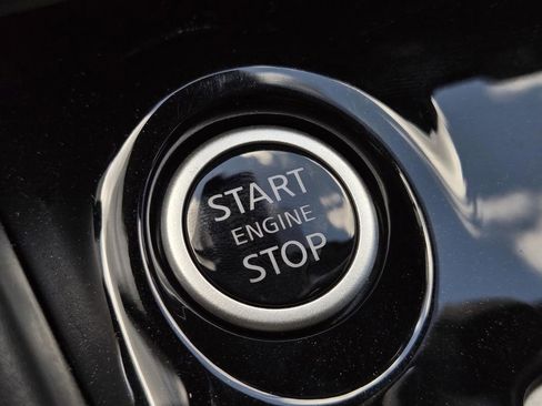 New 2025 Nissan Versa SR w/ Trunk Package image 25